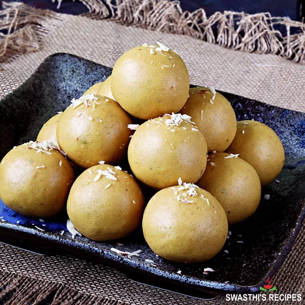 Khoya Pinni (Laddu)